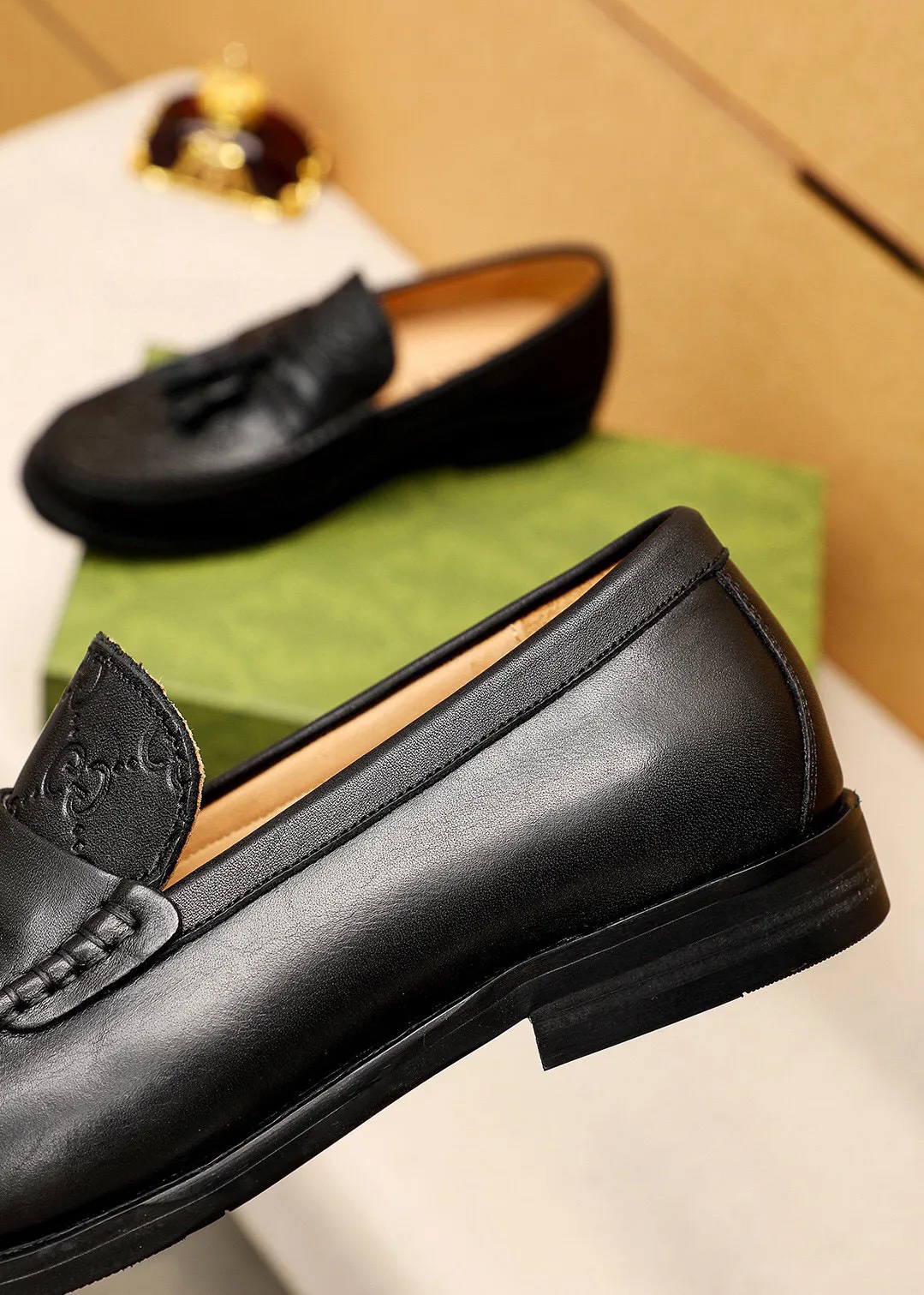 Men's shoes 💰480 💐 Product trademark: GUCCI "Gucci" casual leather shoes Regular size: 38-44 (45🉑️customized) Product materials: Selected imported first-layer calfskin embossed upper + luxury hardware buckle, imported water-dyed cow leather lining. Strong three-dimensional visual effect, combined outsole Color: 1⃣️color optional